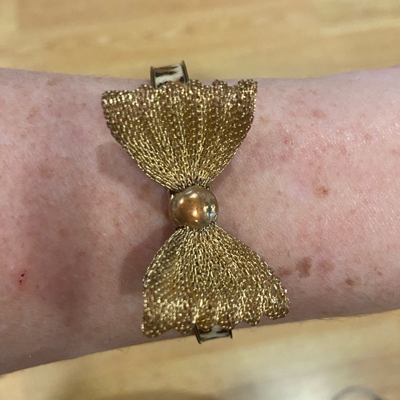 *SOLD** Bow bangle GIFT WITH PURCHASE - Picture 2 of 4